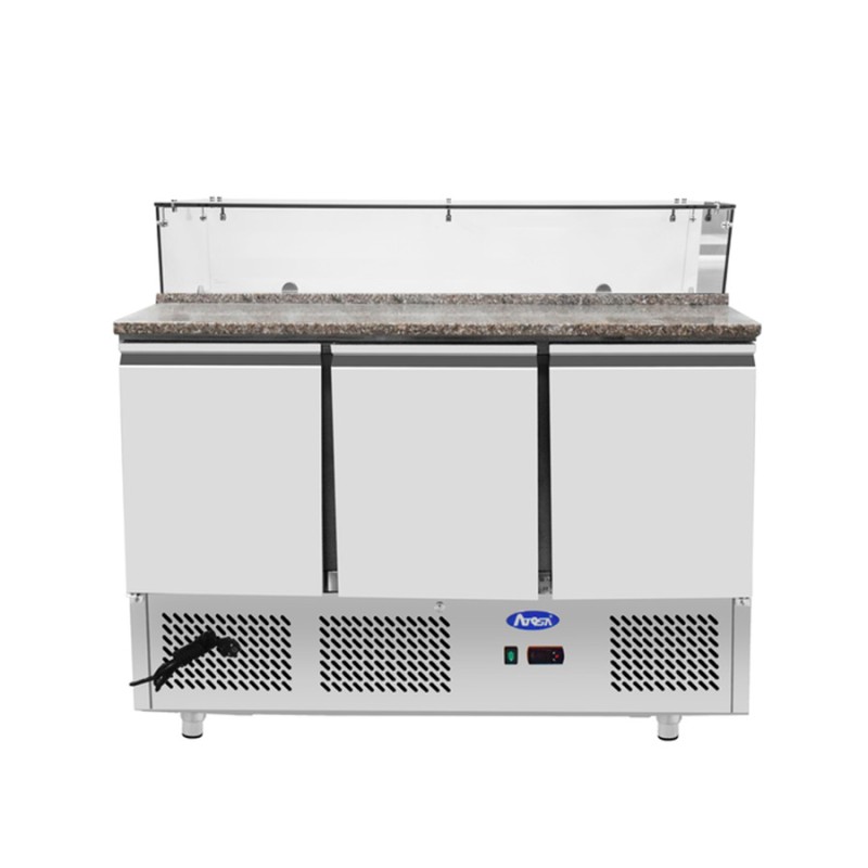 Mesa Refrigeración Y Ensaladera Repisa de Cristal Rectangular 7xGN1/3 - Con 3 Puertas Capacidad 380L 2°/+8°C 1365X700X918MM Mesa Refrigeración Y Ensaladera Repisa de Cristal Rectangular 7xGN1/3 - Con 3 Puertas Capacidad 380L 2°/+8°C 1365X700X918MM