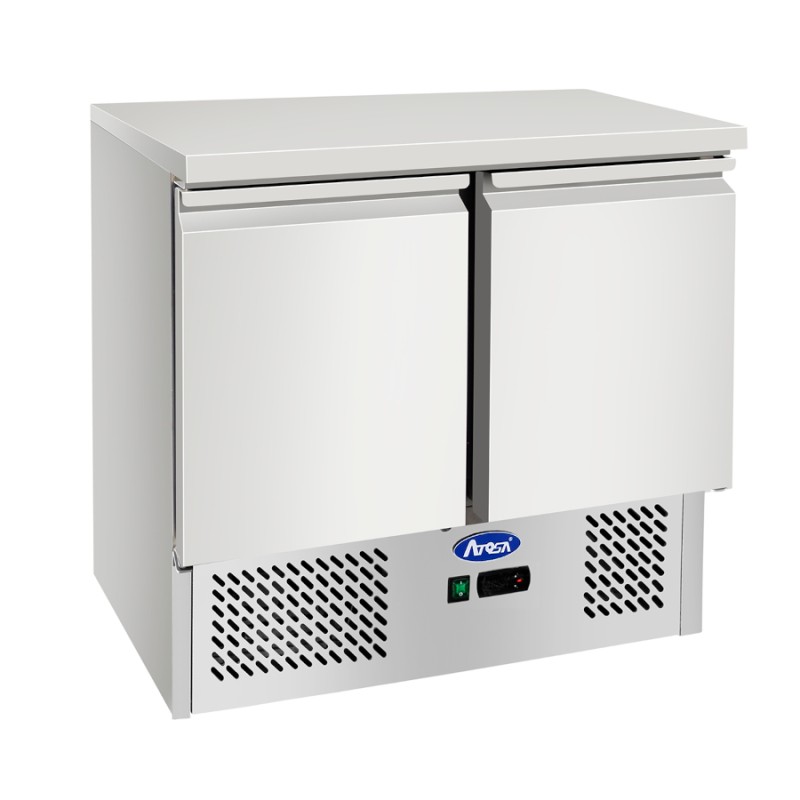 Mesa Refrigeración Y Ensaladera Con 2 Puertas Capacidad 300L 2°/+8°C 900X700X898MM Mesa Refrigeración Y Ensaladera Con 2 Puertas Capacidad 300L 2°/+8°C 900X700X898MM